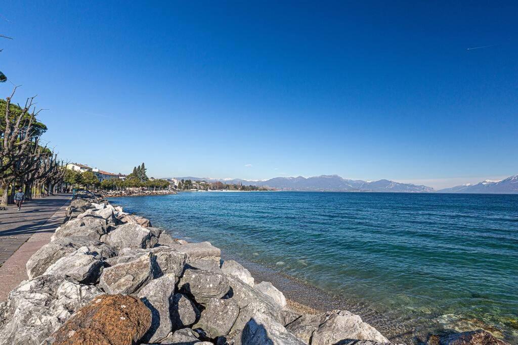 Garda Lake View Apartment Desenzano del Garda Eksteriør billede